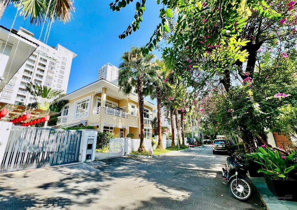 Cho thuê bt đơn lập sân vườn đẹp 3pn mỹ phú, pmh