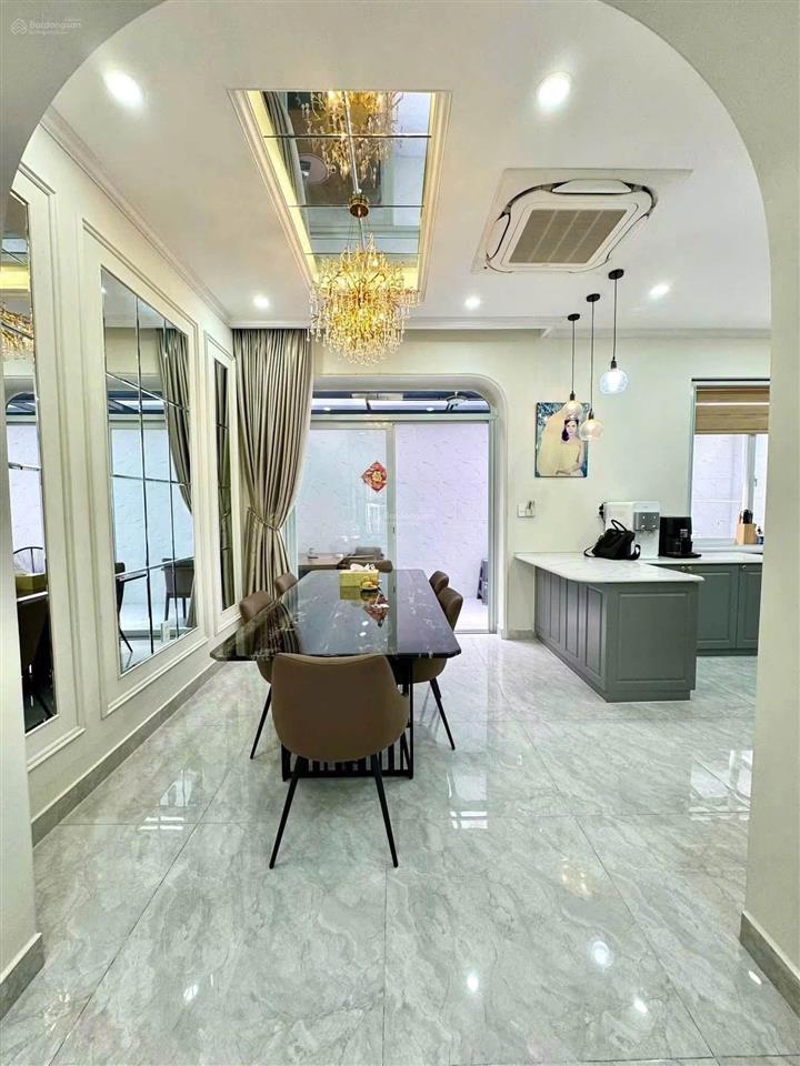 Chính chủ cần cho thuê biệt thự đẹp full nội thất vị trí thuận tiện nhất phú mỹ hưng