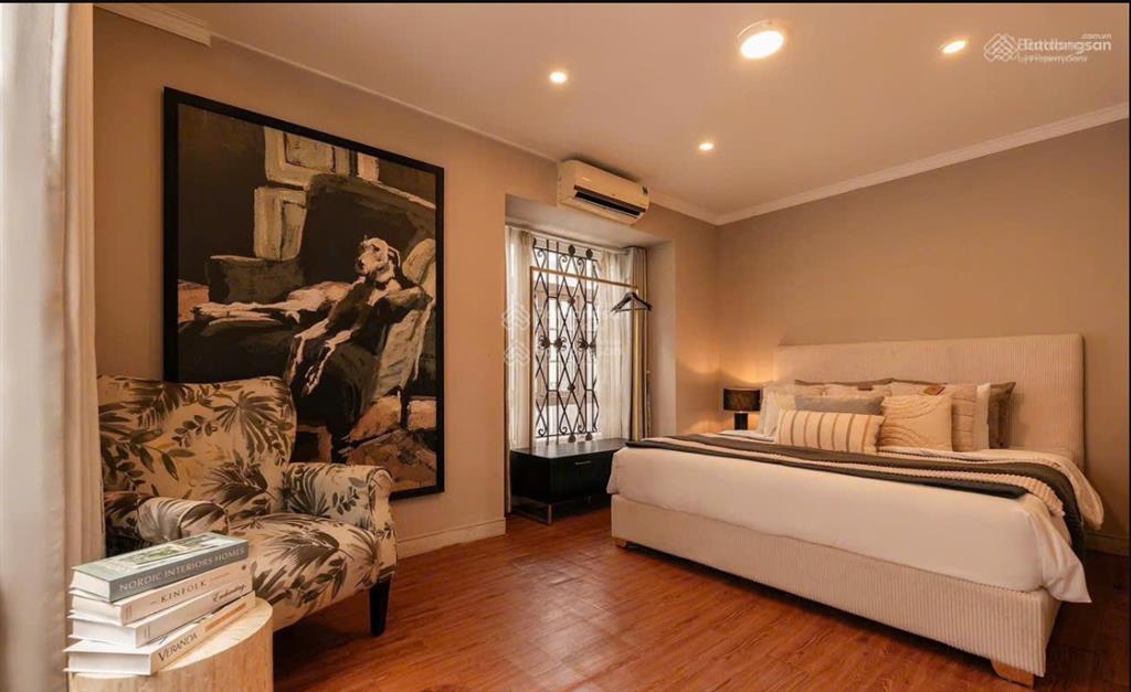 Cho thuê bt nam thông 1. phú mỹ hưng siêu đẹp 6pn có phòng ktv và xem phim giải trí 0903 626 ***