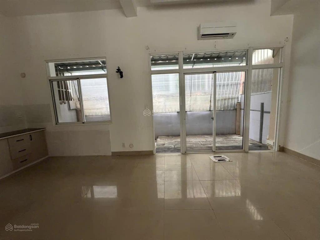 Chủ cần cho thuê biệt thự mỹ thái 1c phú mỹ hưng giá tốt vị trí thuận lợi kinh doanh