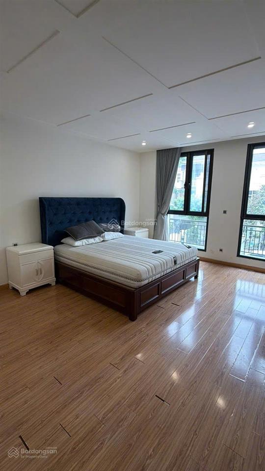Cần cho thuê biệt thự nam thông mặt tiền đường lớn có hầm 5pn