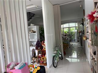 Mình cần sang lại hđ thuê căn góc hưng thái 1 giá 33tr giá tốt khu vực