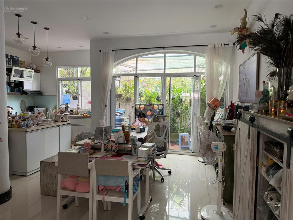 Mình cần sang lại hđ thuê căn góc hưng thái 1 giá 33tr giá tốt khu vực