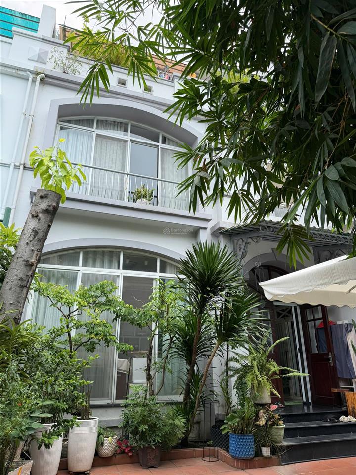 Mình cần sang lại hđ thuê căn góc hưng thái 1 giá 33tr giá tốt khu vực