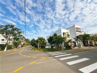 Bán lô góc kha vạn cân  nguyễn văn tỵ ( vị trí siêu vip thích hợp xây căn hộ )