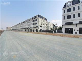 Cần bán shophouse lakeview. mặt tiền song hành cao tốc 10x20m giá 56 tỷ