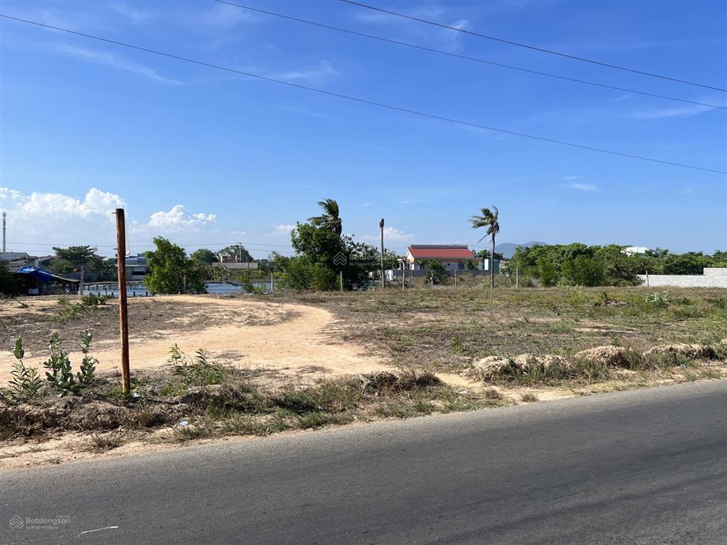 Bán đất mặt tiền hùng vương lagi  bình thuận (cũ) 1.200m2 có 1.000 m2 thổ cư, ngang 30m, 20 tỷ