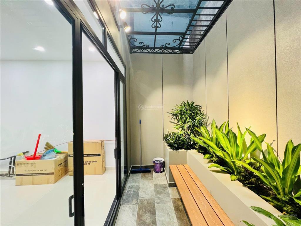 Bán nhà tuyến 2 tô hiệu  dân xây độc lập  thang máy  đường thông to đẹp  oto qua lại