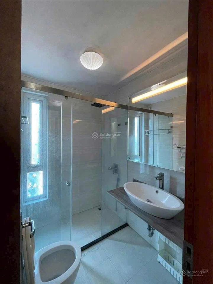 Tôi chính chủ cho thuê nhà, thang máy, pccc, 173m2 7t, sát đội cấn, giang văn minh, văn cao 87 tr