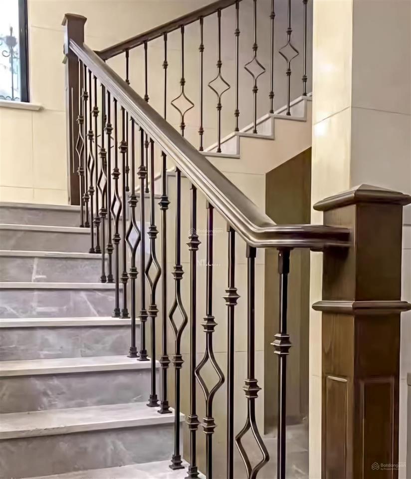 Tôi chính chủ cho thuê nhà, thang máy, pccc, 173m2 7t, sát đội cấn, giang văn minh, văn cao 87 tr