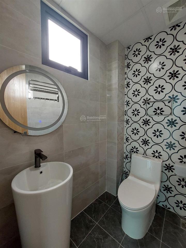 Cho thuê nhà, thang máy, pccc, 179m2  7t, giáp lạc long quân, võ chí công, nguyễn hoàng tôn, 90 tr