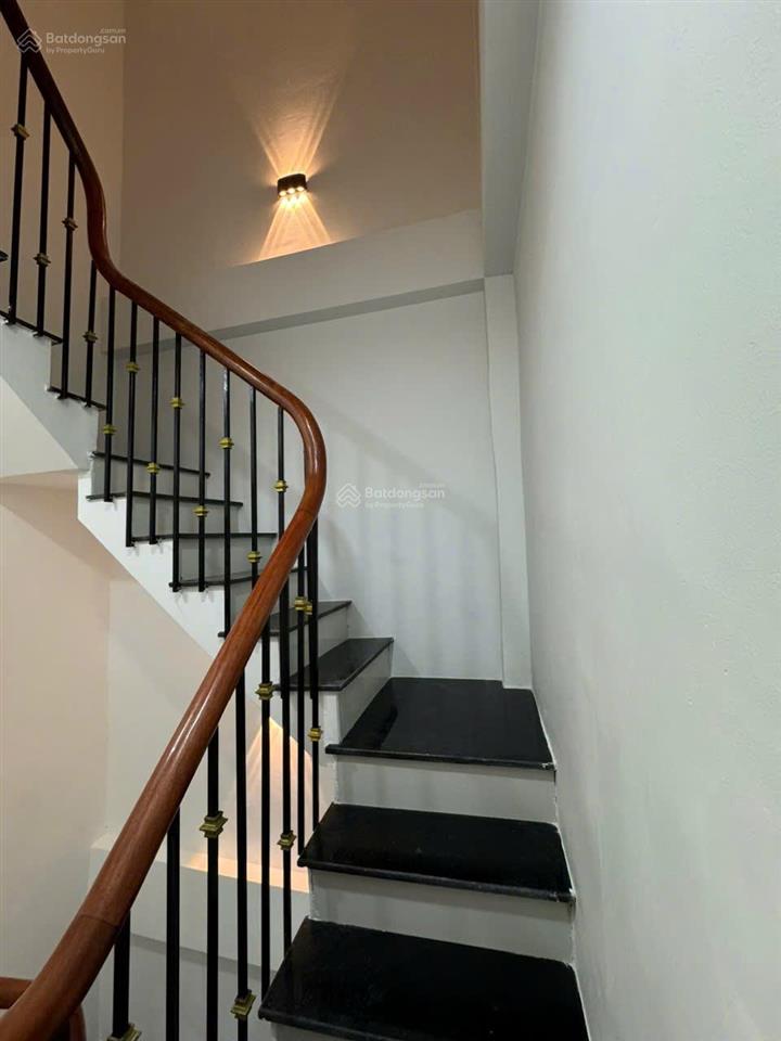 Nhà mình cho thuê nhà xây mới, thang máy, 137m2 5t gần hoàng cầu, la thành, đặng tiến đông48 tr