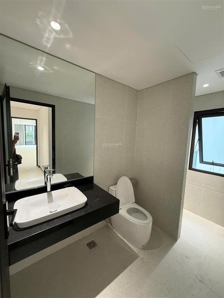 Nhà tôi cho thuê nhà mới xây, thang máy, 124m2  5t, ngọc hà, ba đình, 42tr