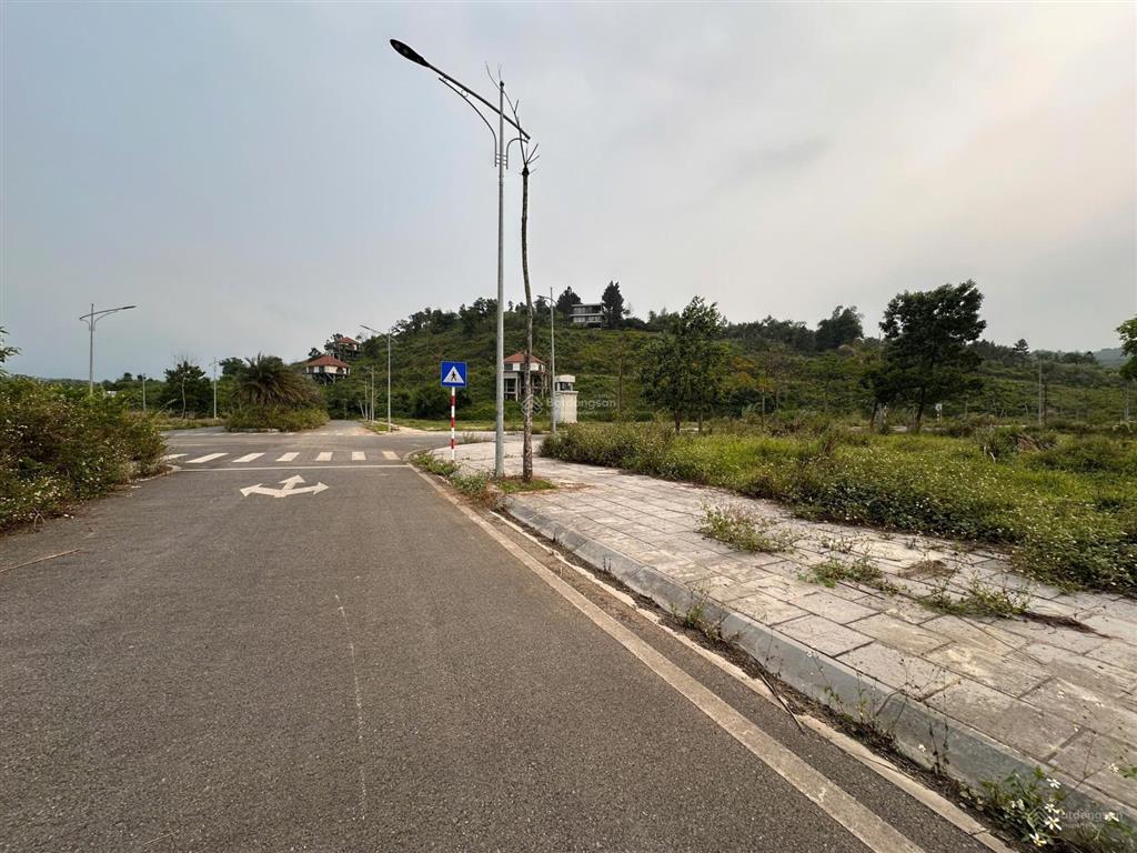 Cần bán nhanh 182m lô góc vị trí cực đẹp của lương sơn hòa bình