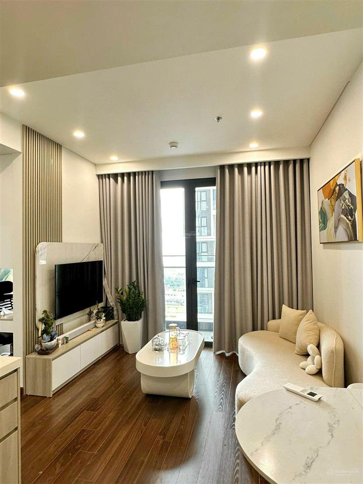 Tòa c 1pn+ 48m | căn view thẳng bể bơi siêu đẹp. giá 4,080tỷ bao hết thuế full nội thất đẹp