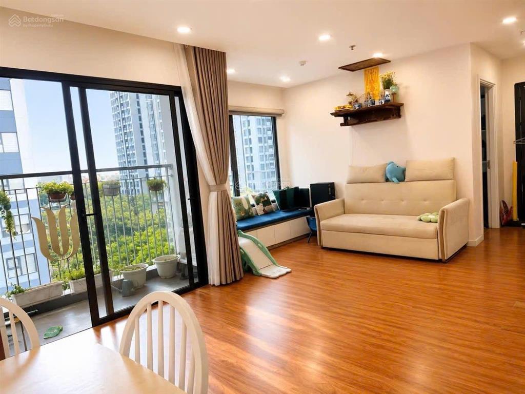 Tòa i2. 3n2w 76m2 mặt hồ. chỉ 5,950 tỷ bao hết thuế phí. full nội thất tầng trung siêu siêu đẹp