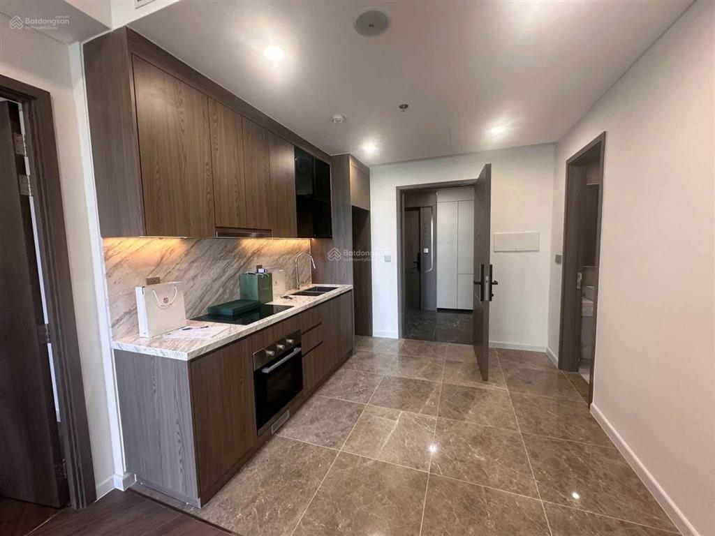 Em bán 2n + 74m2 lumiere giá chỉ 6,19 tỷ bao hết thuế phí. nhà vừa nhận mới tinh. phân khu cao cấp