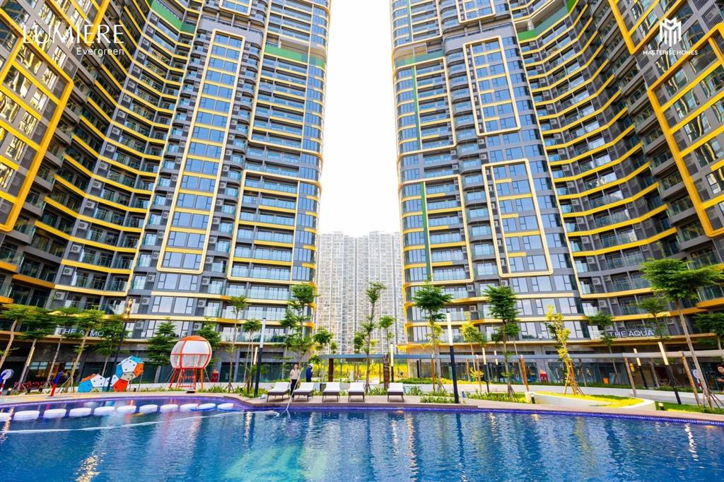 5,29 tỷ bao hết thuế phí. 2n2w 60m2. tòa a1 lumiere. căn góc kính cong sang xịn