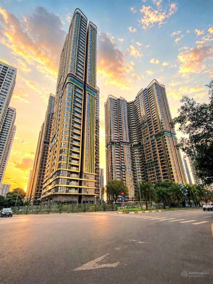 Lumiere a1. trục 18a hoa hậu. 3n2w 87m. chỉ còn 8,850ty bao hết thuế phí. nhà mới kính cong