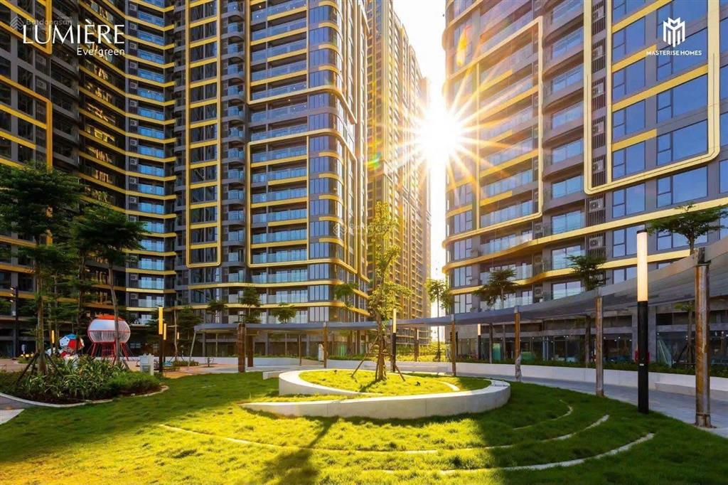 Lumiere a1. trục 18a hoa hậu. 3n2w 87m. chỉ còn 8,850ty bao hết thuế phí. nhà mới kính cong