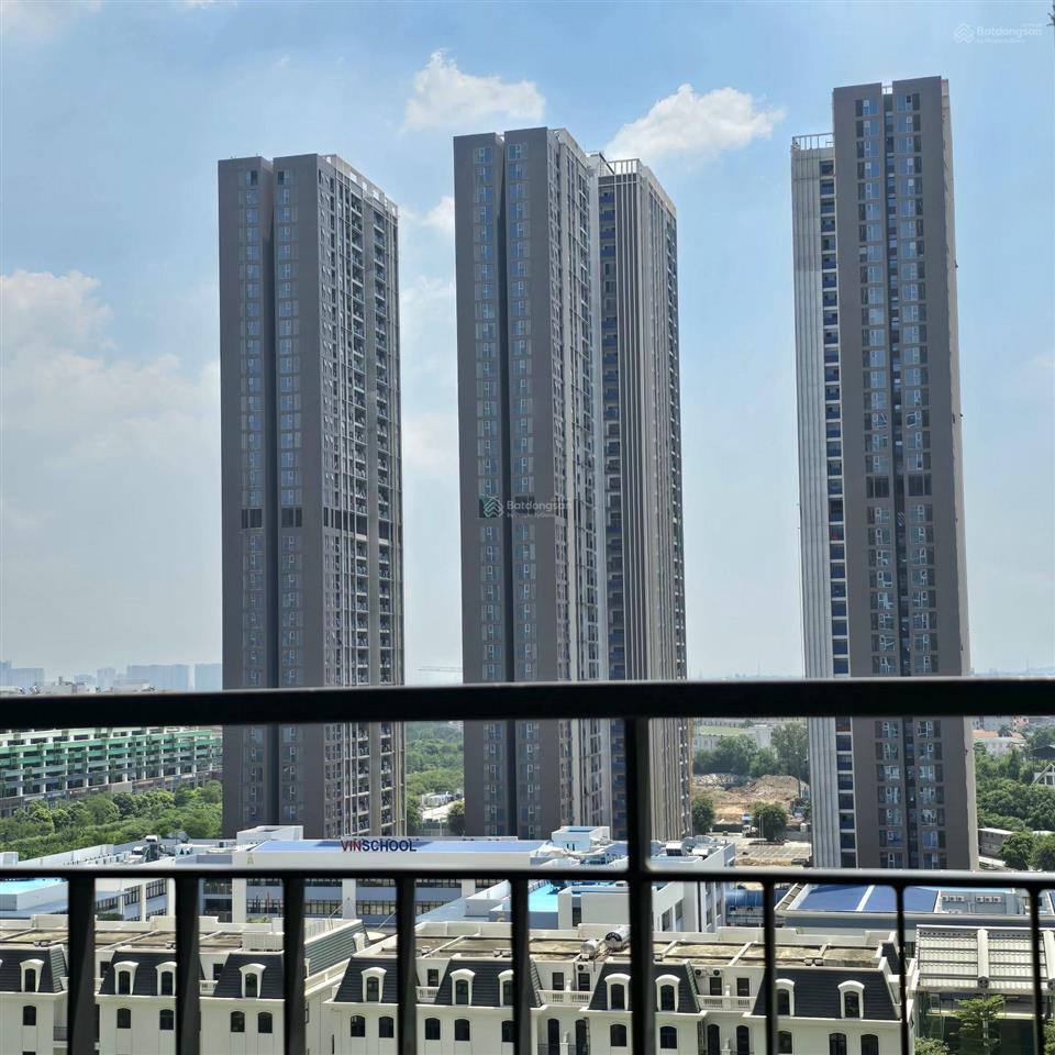 Căn này view đỉnh quá giá lại quá rẻ. 2n2w 68m2 tầng trung siêu đẹp. giá chỉ 5tỷ25 bao hết thuế phí