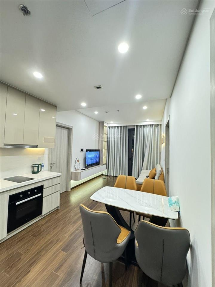 Masteri west heights 2pn hơn 60m2 full đồ đẹp. view bể bơi đẹp lung linh. 5.05 tỷ