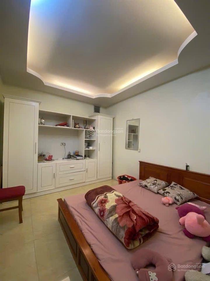 Bán nhà huỳnh cung ,trung tâm huyện thanh trì dt 33m x 5 tầng giá 6,4 tỷ