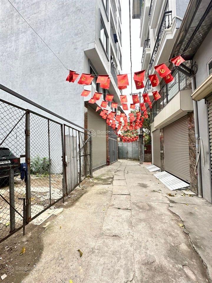 Bán nhà mới tại đường hoàng liệt dt 33m 5 tầng ôtô vào nhà giá 6,7 tỷ