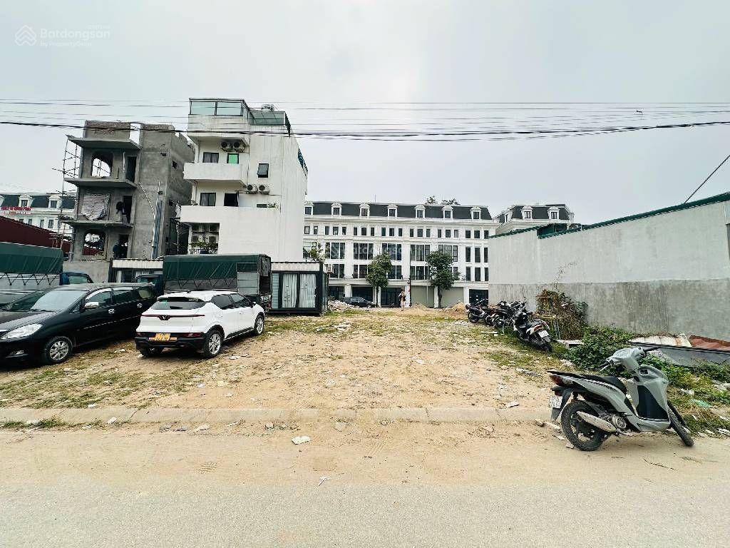 Mảnh đất quá đẹp còn xót lại tại khu đô thị, tân mai ,hoàng mai dt 110m mt 7,9m giá 31,9 tỷ