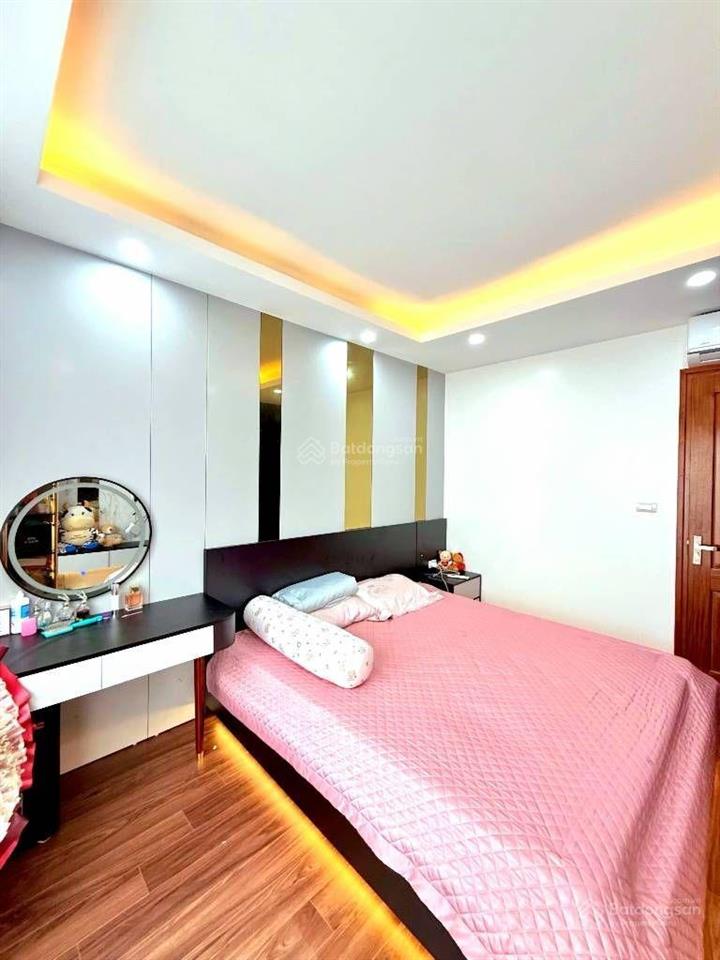 Nhà đẹp như khách sạn tại phố tân mai dt 50m 5 tầng,lô góc, ôtô tránh giá 16,7 tỷ