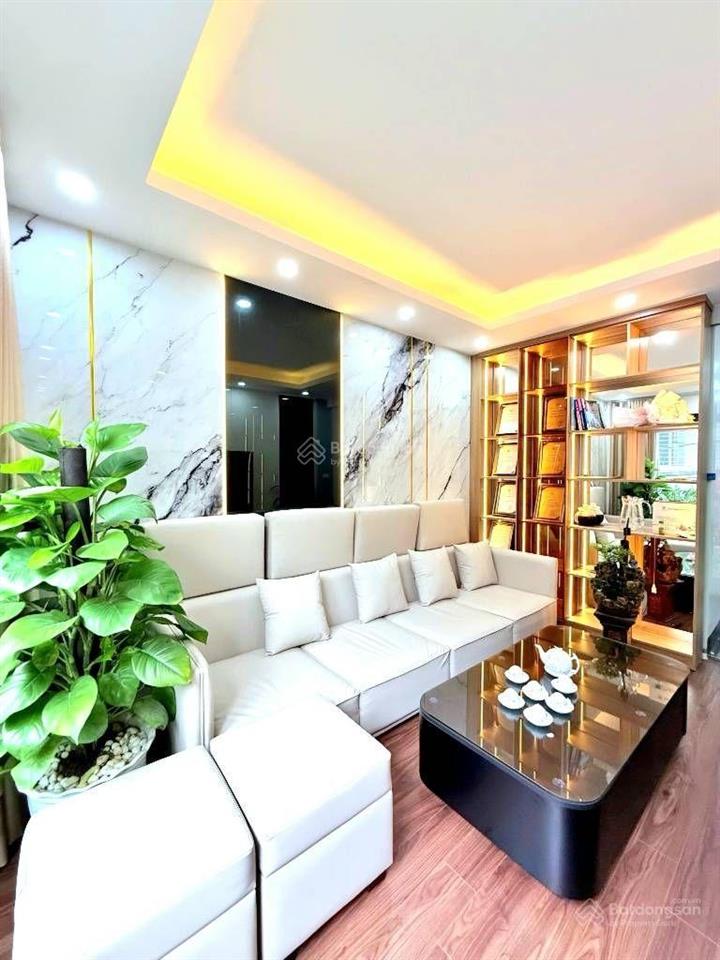 Nhà đẹp như khách sạn tại phố tân mai dt 50m 5 tầng,lô góc, ôtô tránh giá 16,7 tỷ