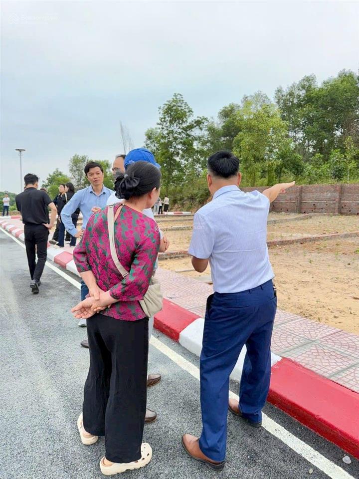 Nhỉnh 1 tỷ 100m2 thổ cư sổ đỏ hà nội