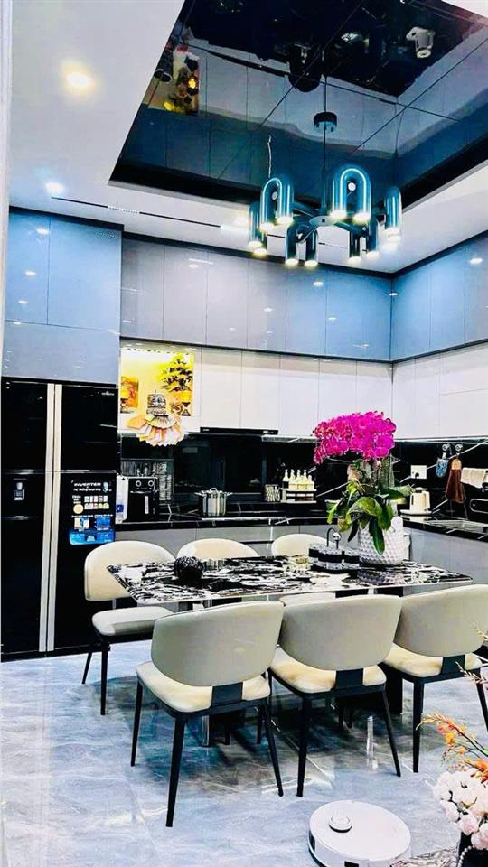 VÍP NHẤT HÀM NGHI!HÀNG XÓM VIN GARDENIA,PHÂN LÔ O BÀN CƠ,THANG MÁY,OTO ĐỖ CỔNG,DT:50Mx7T