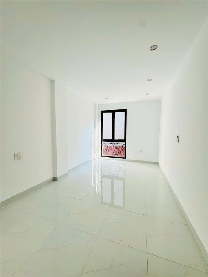 NHỈNH 5 TỶ - BÁN GẤP NHÀ TRỊNH VĂN BÔ- 33M² x 5T - 10M RA Ô TÔ