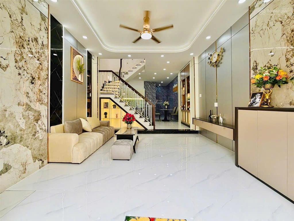 Siêu phẩm cao cấp ! nhà đẹp ở liền hxh cmt8, p.11 | dt 3,2 x 12m 5 tầng, thang máy|