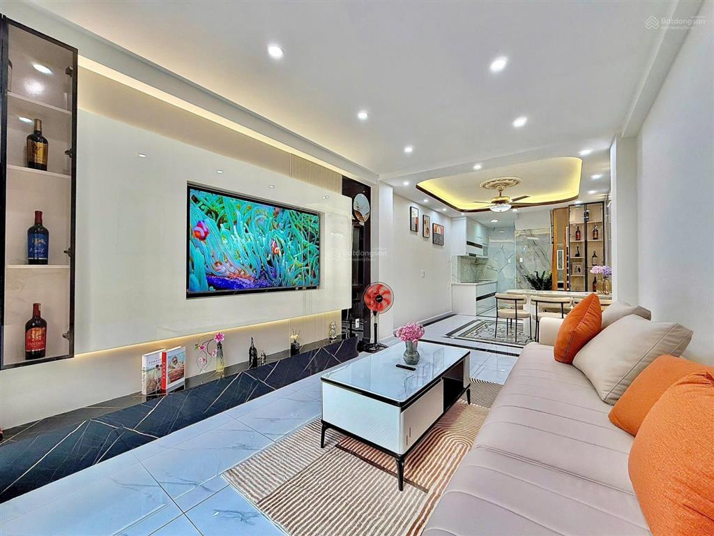 Hàng hiếm ! nhà mặt tiền nguyễn cảnh chân ngay trần hưng đạo | dt 3,1x 10m 2 tầng|