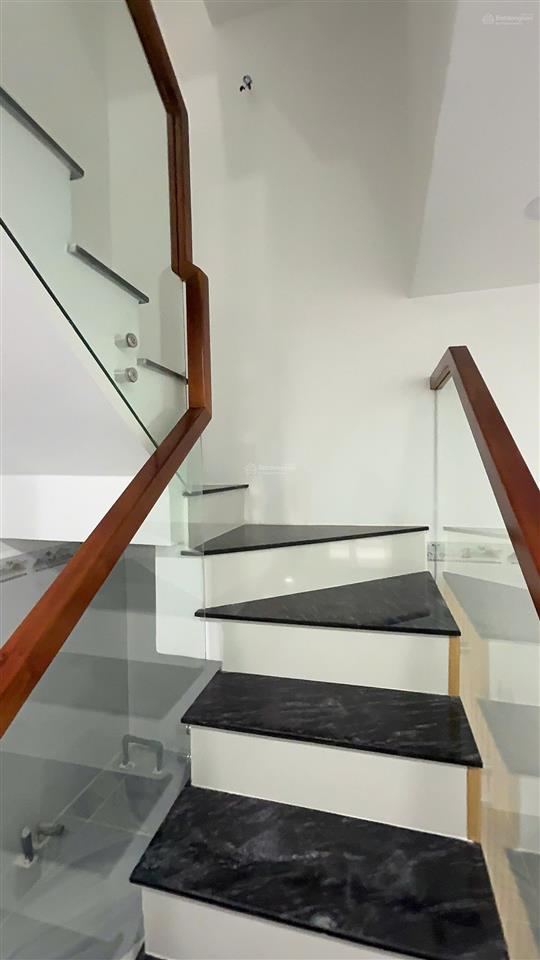 Nhà đẹp ở liền  đường võ văn tần, p. bàn cờ  4 tầng  giá chỉ nhỉnh 7 tỷ!!!