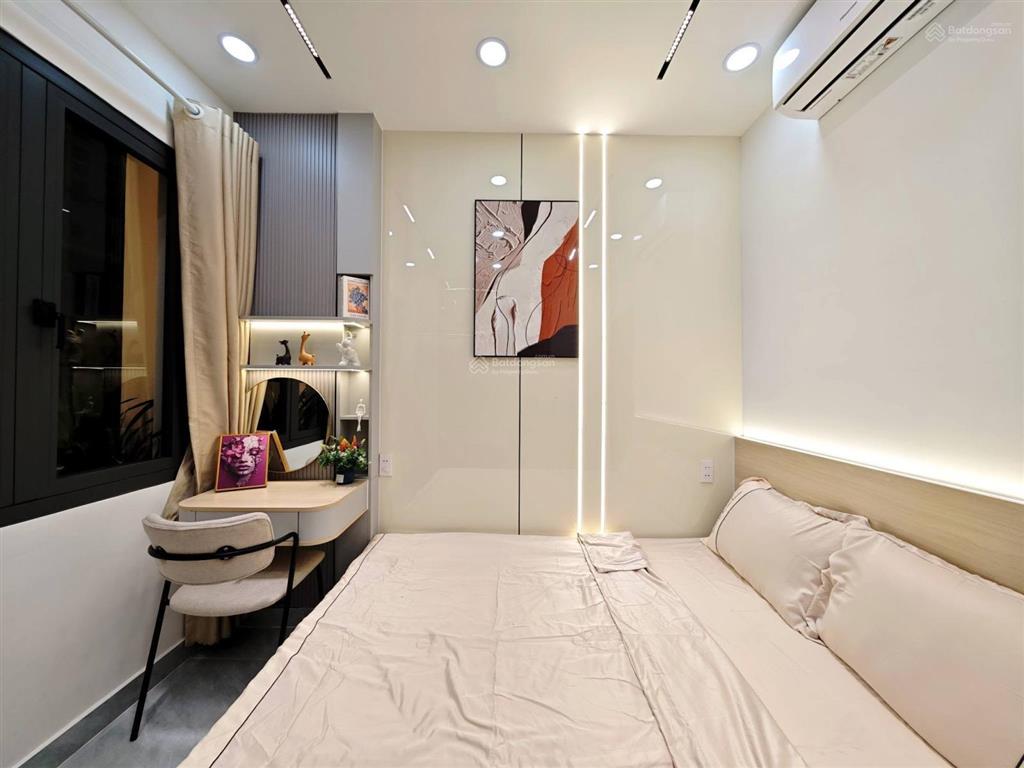 Siêu phẩm nổi bật! nhà sát mt nguyễn đình chiểu | dt 4,2x6,7m  3 tầng