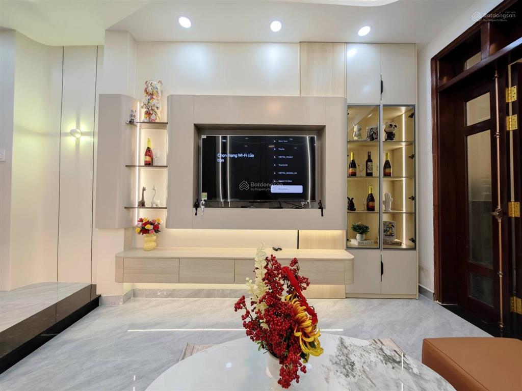 Siêu phẩm nổi bật! nhà sát mt nguyễn đình chiểu | dt 4,2x6,7m  3 tầng