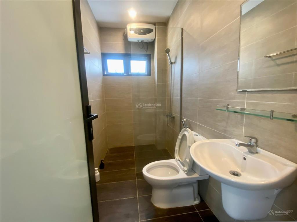 Cho thuê villa sân vườn 5pn khu nam việt á