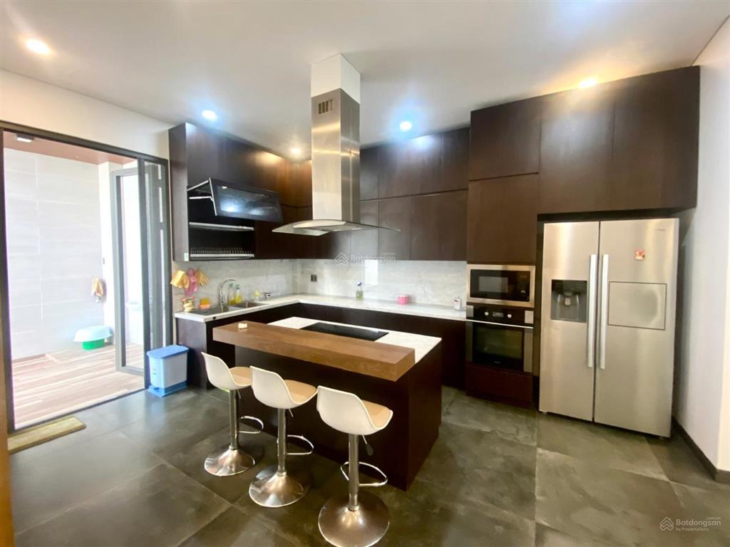 Cho thuê villa sân vườn 5pn khu nam việt á
