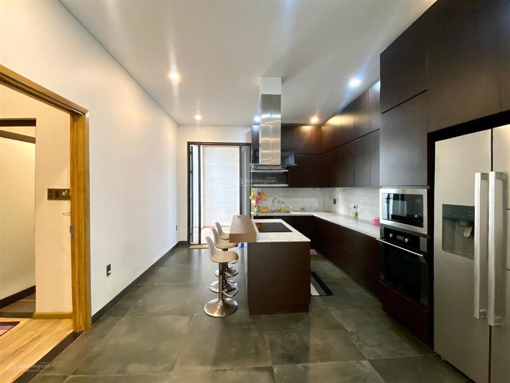 Cho thuê villa sân vườn 5pn khu nam việt á