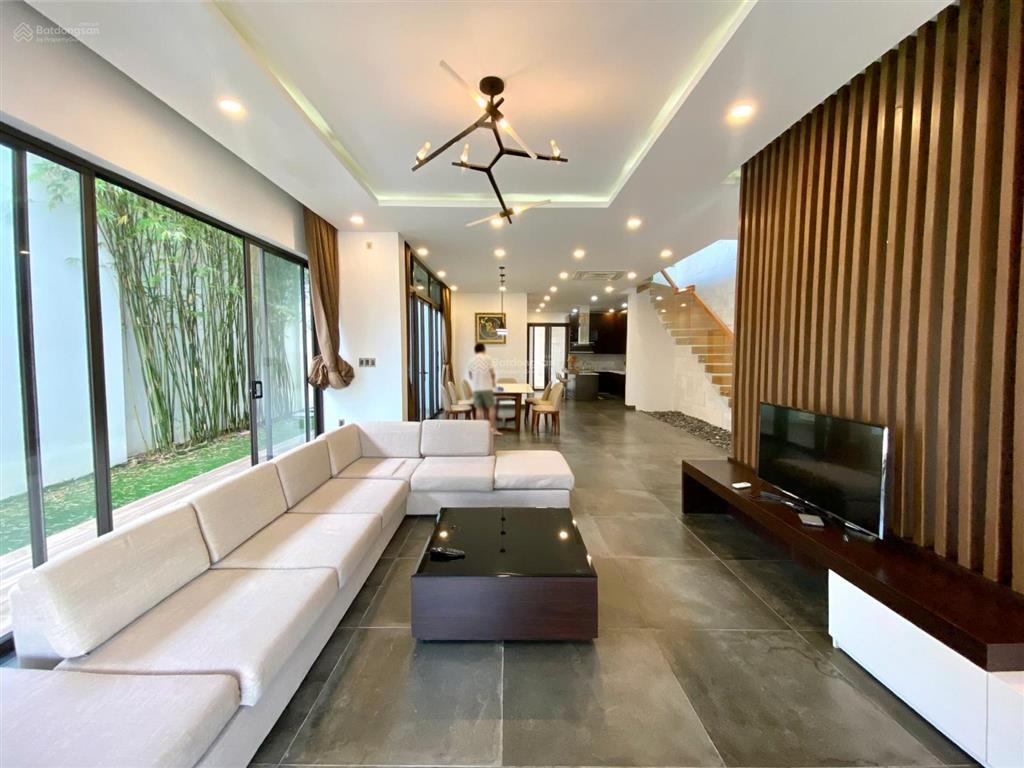 Cho thuê villa sân vườn 5pn khu nam việt á