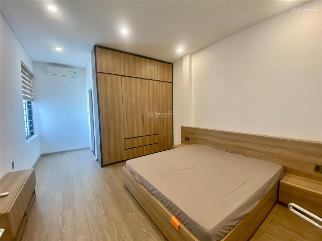 Cho thuê villa sân vườn 5pn khu nam việt á