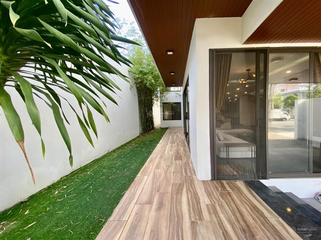 Cho thuê villa sân vườn 5pn khu nam việt á