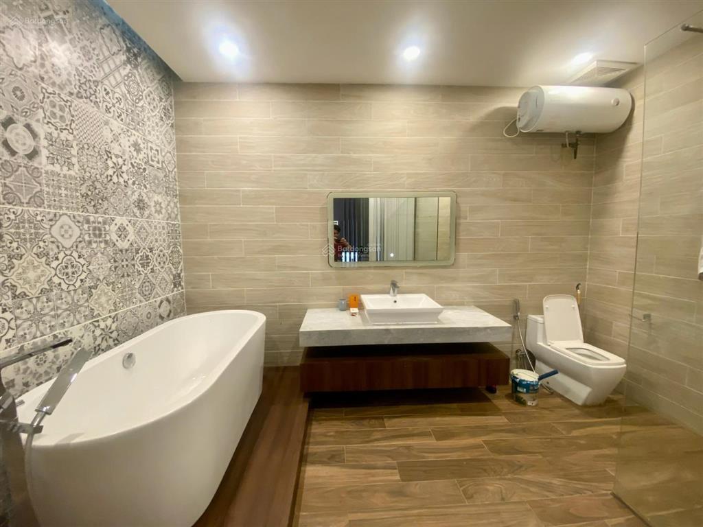 Cho thuê villa sân vườn 5pn khu nam việt á