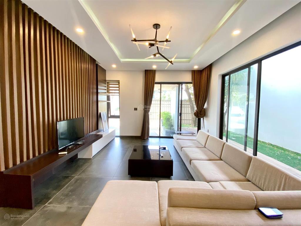 Cho thuê villa sân vườn 5pn khu nam việt á