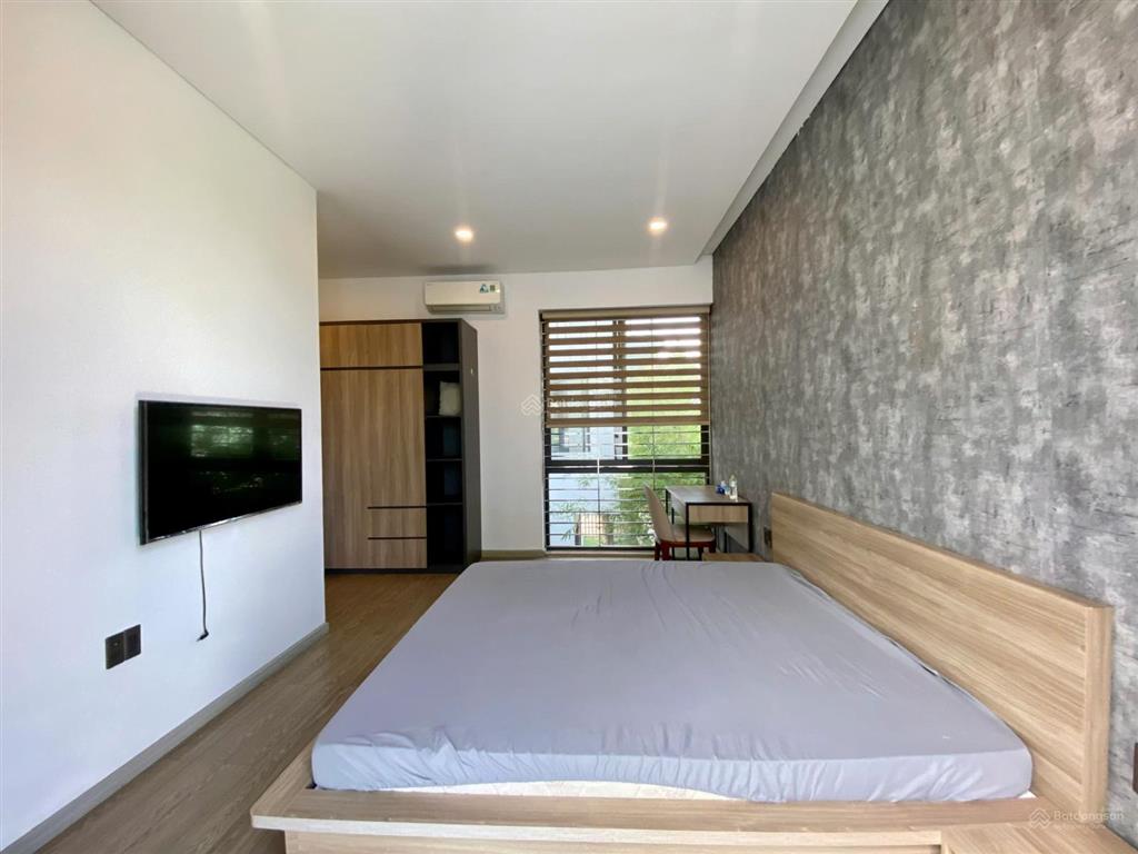 Cho thuê villa sân vườn 5pn khu nam việt á