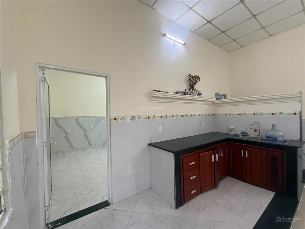 Cho thuê nhà trống suốt mặt tiền nguyễn văn thoại