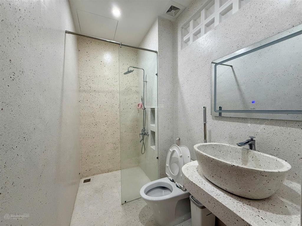 Cho thuê nhà đẹp 3 tầng 4 pn mới nam việt á